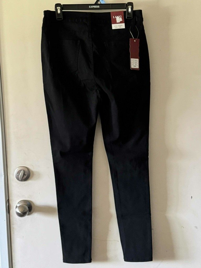 New Women's Jeans Available In Size XL 2X 3X And 4X