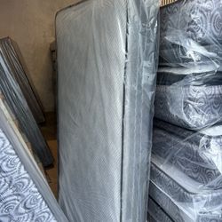 TWIN-FULL-QUEEN-KING MATTRESS ⭐☎561*802*8654* CALL US  All Brand New. WE HAVE ALL SIZE ..⭐TWIN ⭐-FULL-⭐-QUEEN⭐-KING -  ⭐  We deliver  everywhere 🚚🚚 