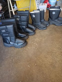Snow boots 20.00 each pair