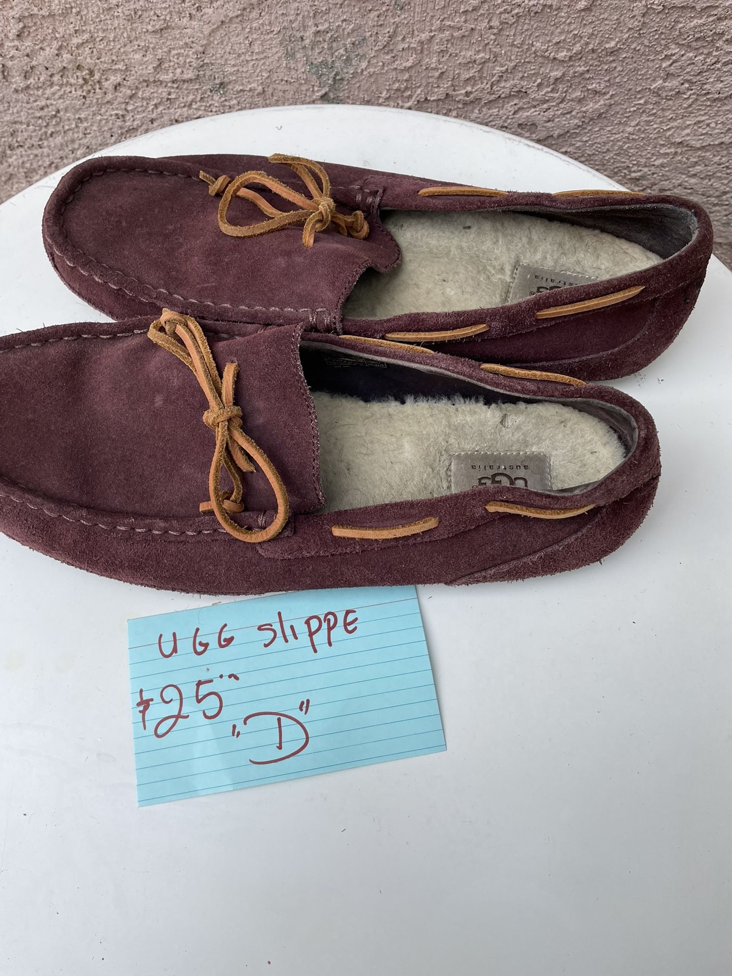 Ugg Slipper Size 10