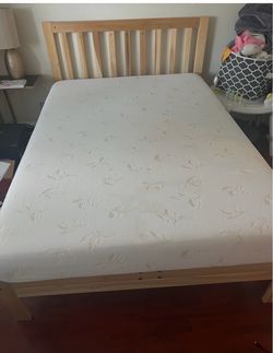 Full size bed with mattress
