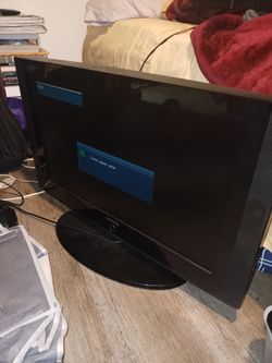 Samsung 32" LCD TV with remote