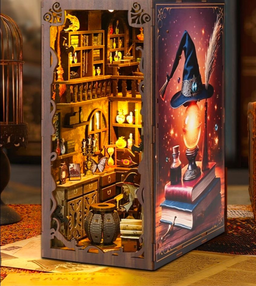 Book Nook Magic Night