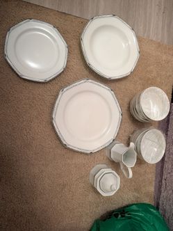 White Porcelain Dinnerware Set with Black Border