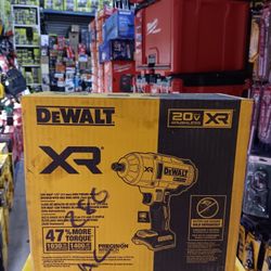 DeWalt 20V Max XR Brushless 1/2" (13mm) High Torque Impact Wrench with Hog Ring Anvil,  Tool-Only 