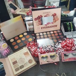 Make Up Bundle For Valentines