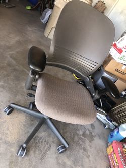 Adjustable office chair
