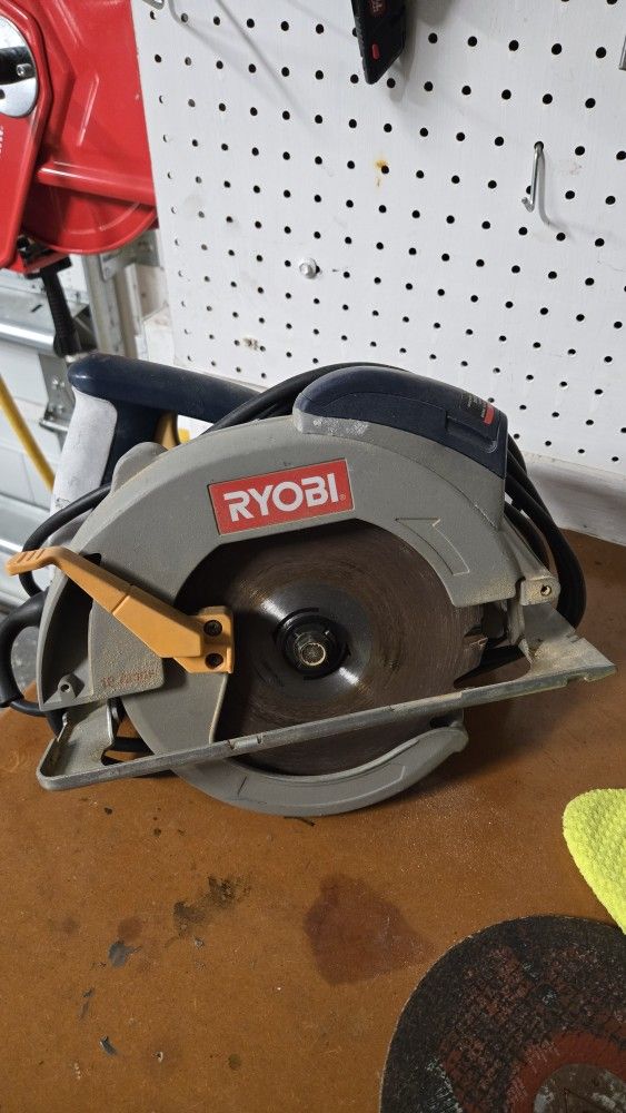 Circular SAW