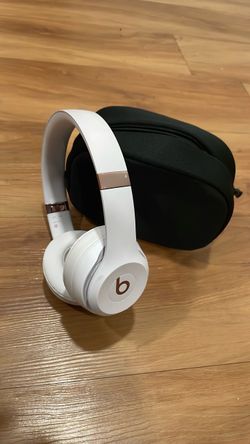 Beats Solo 4 Wireless On-Ear Headphones