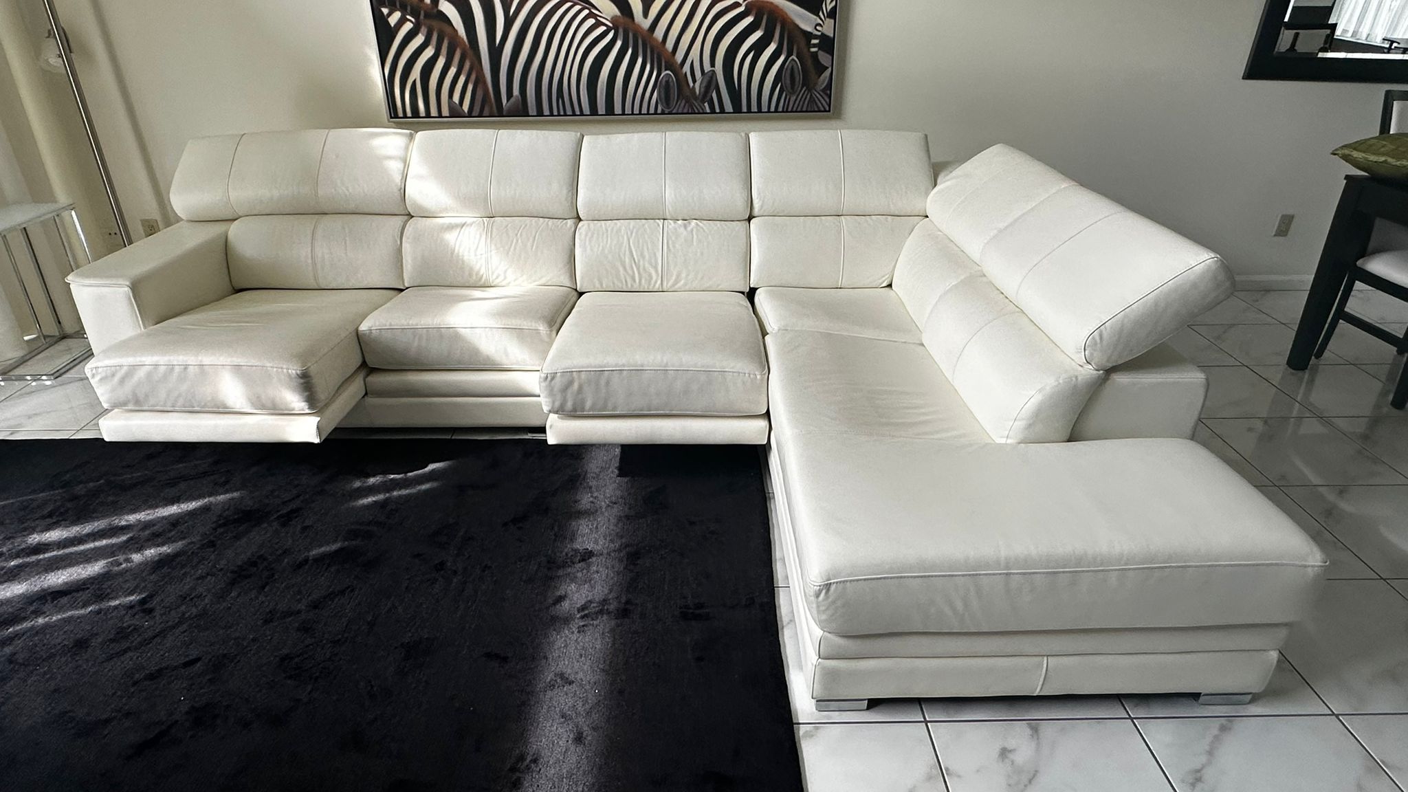 WHITE GENUINE LEATHER SECTIONAL SOFA W RETRACTABLE SEATS by QUEBEC 69 - LIKE NEW - delivery is negotiable