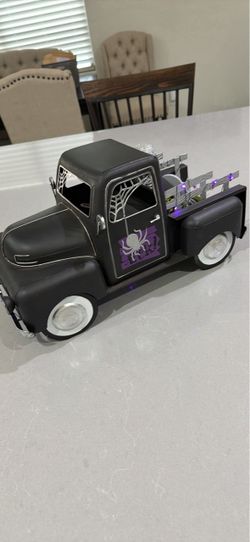 Halloween Decorative Metal Vintage Truck with Lights