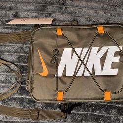 Nike Lunchbox 