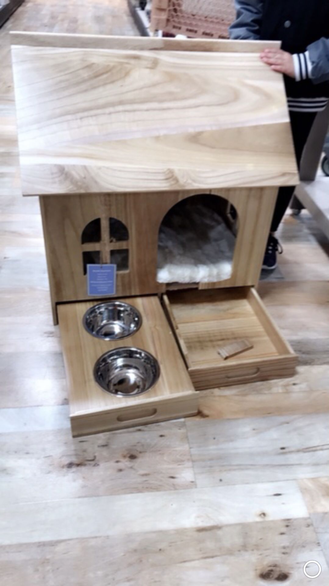 Doghouse for small dog