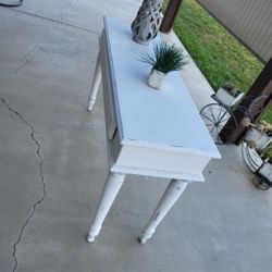 Accent Table/ EntryWay Table