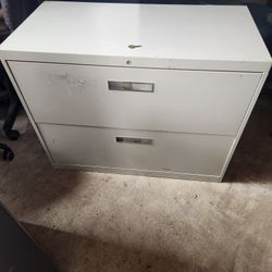 Two Drawer Latral Filing Cabinet With Key 