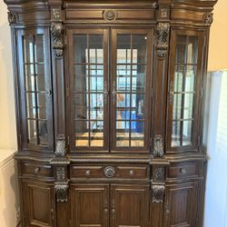 Solid Wood Wine Cabinet – Excellent Craftsmanship