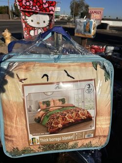 Queen Size Thick Borrego Blanket $30. Comes With Pillow Cases 
