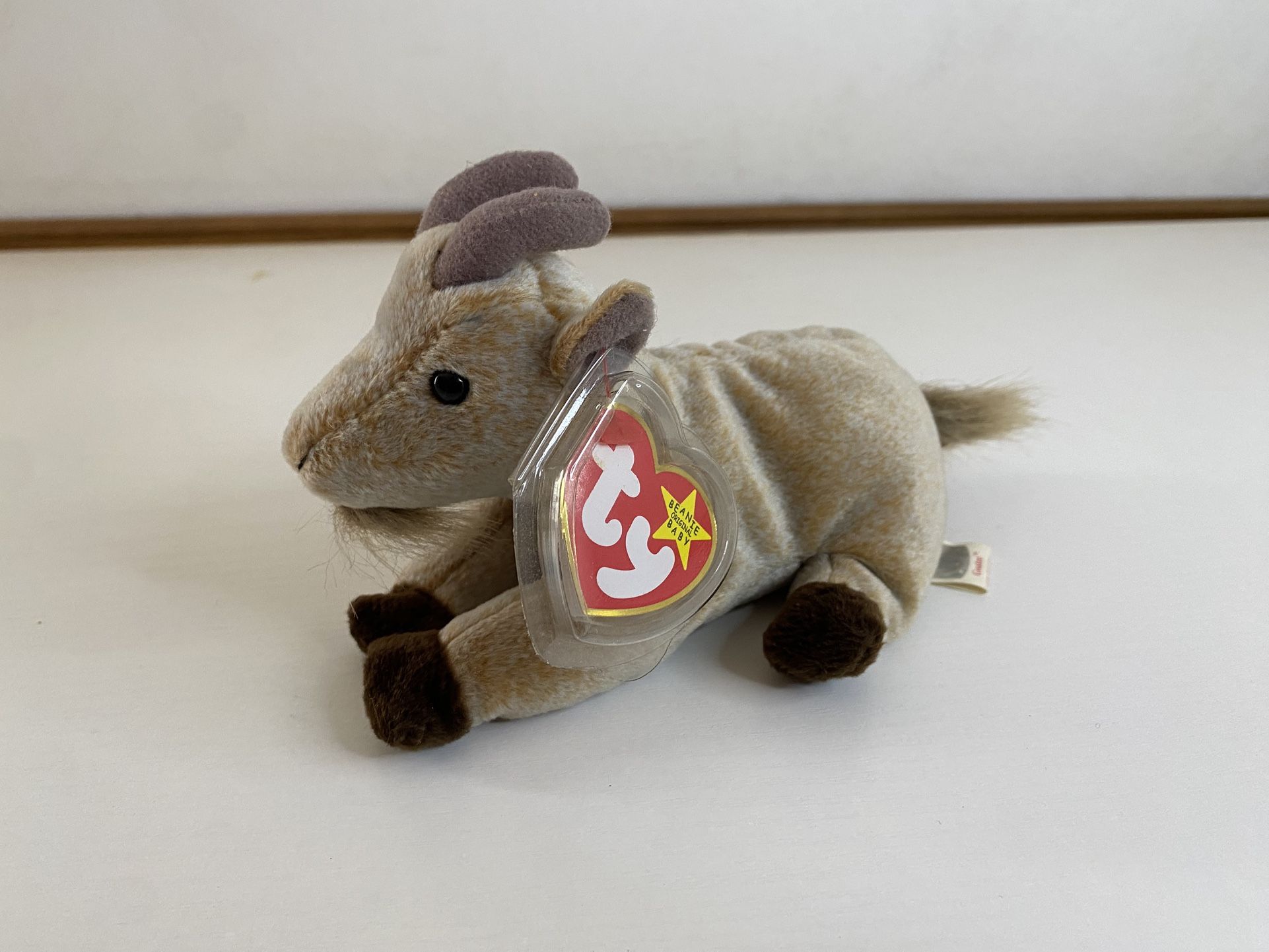 Ty Beanie Baby - GOATEE the Goat (8 Inch) Stuffed Animal Toy