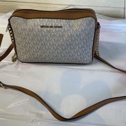 Michael Kors Jet Set Monogram Coated Canvas Zip Crossbody Bag Purse