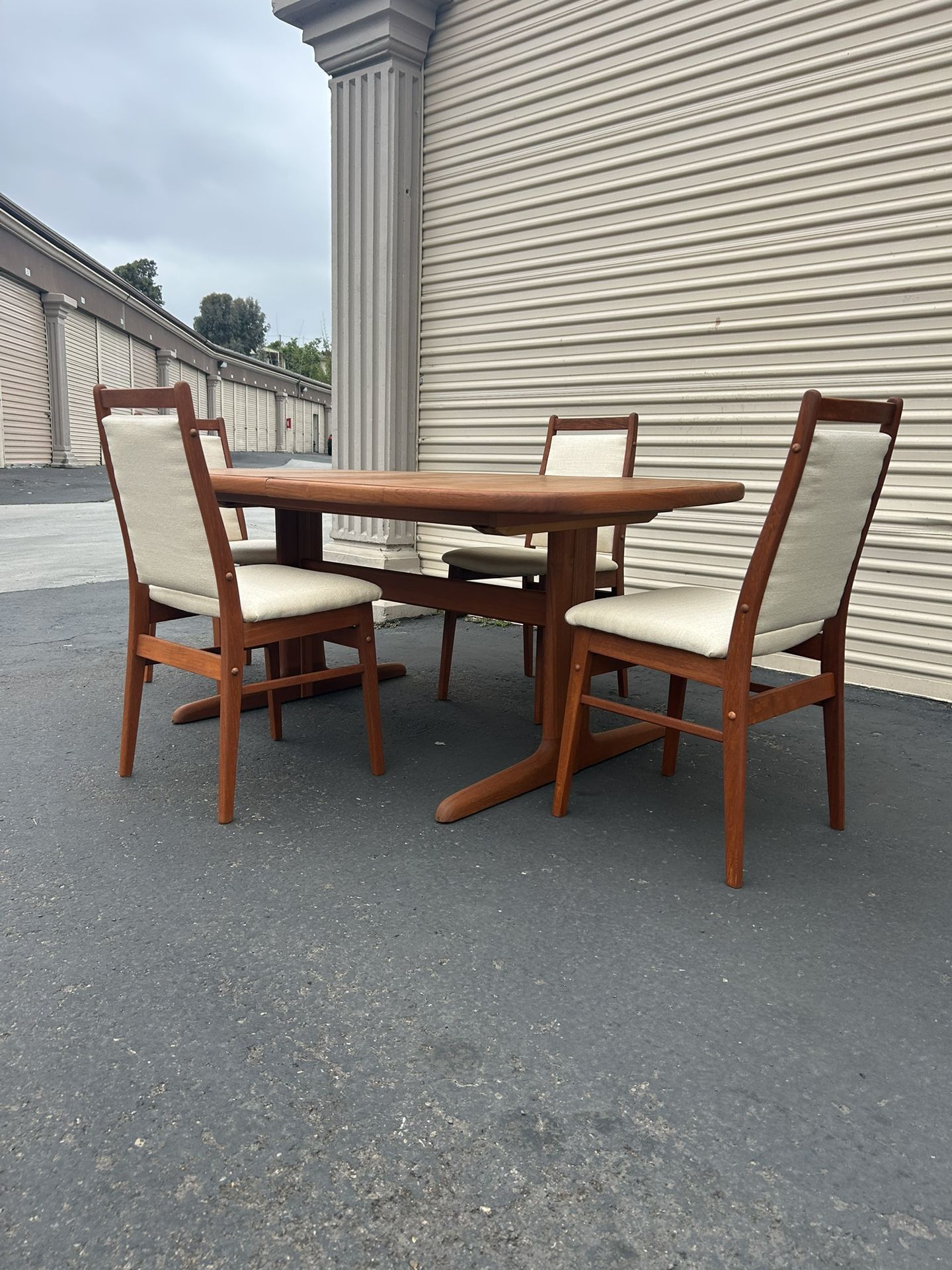 Mid Century Modern Teak Dining Table Set.