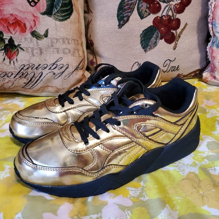Puma Trinomic R698 x Vashtie Mens Trainers Lace Up Shoes Low Gold