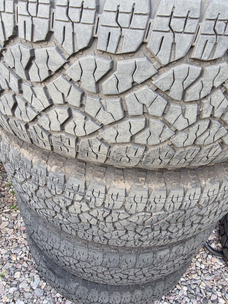 4 Goodyear Wrangler 275 60 20 