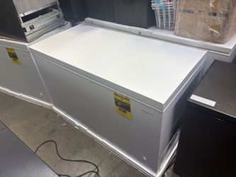 Insignia 14 Cu. Ft. Chest Freezer – Like New Condition
