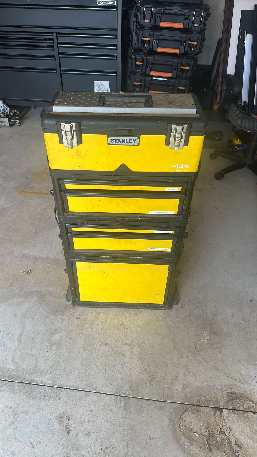 Used 4 piece Detachable Tool Box