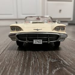 Sun Star 1/18 Scale 1960 Ford Thunderbird Convertible It Has A Small Crack On Windshield 