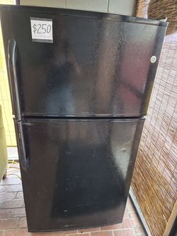 GE REFRIGERATOR