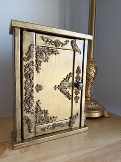 Jewelry box / handmade