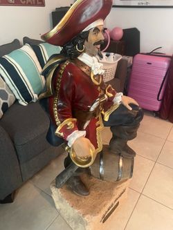 Captain Morgan Statue
