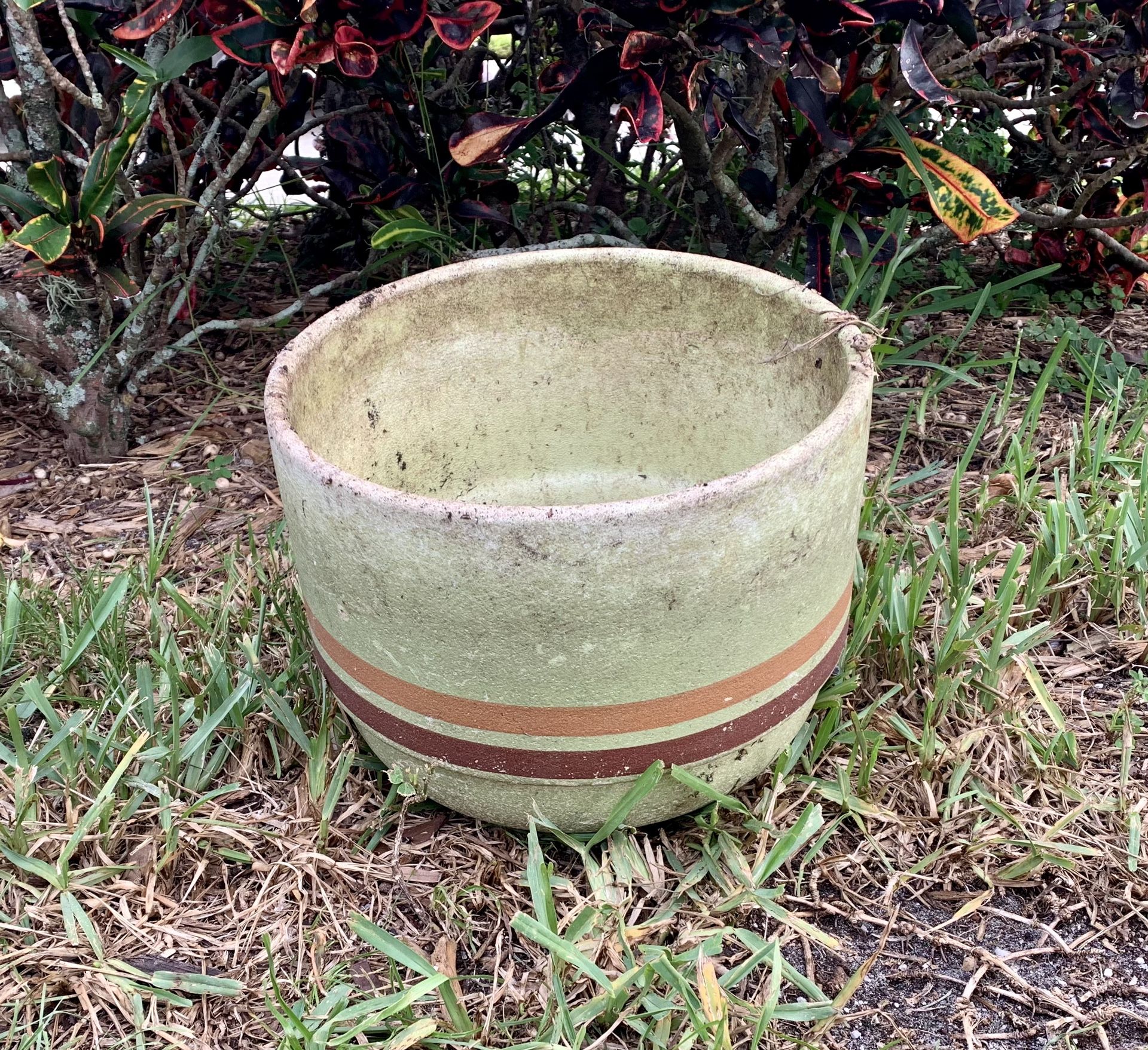 Preowned resin flower pot