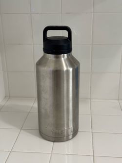 Yeti 64oz Rambler - Stainless