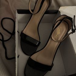 Black Heels size 10w