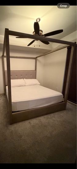 Canopy bed