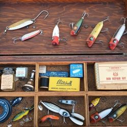 Antique WoodTackle Box With Vintage Lures