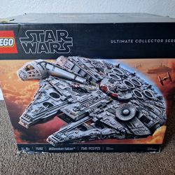 New Lego 75192 Star Wars Millennium Falcon.