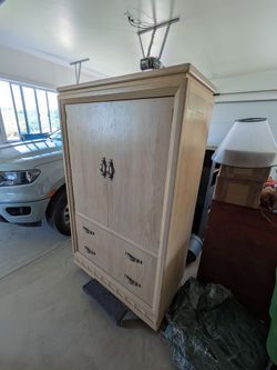 Thomasville Armoire