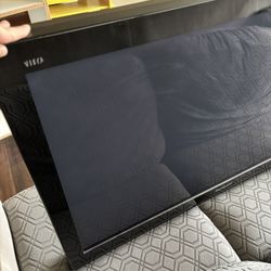 Panasonic 50 Inch Plasma TV TH-50PX80U With Wall Mount And Remote