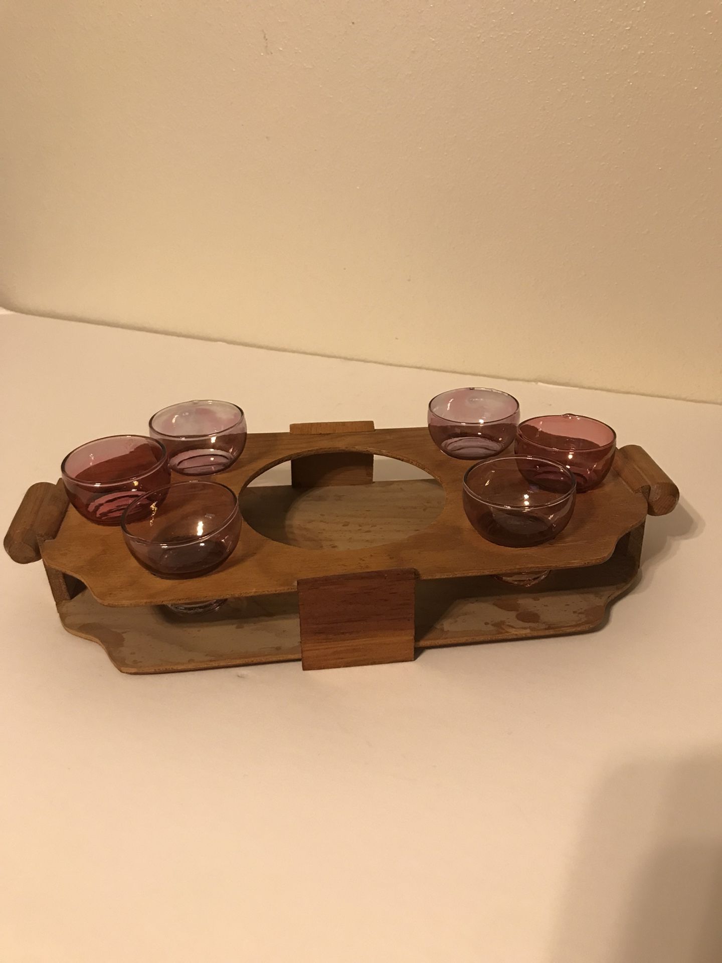 Vintage Tiki Style Drink Serving Tray w/ 6 Shot Glasses & Central Bottle Spot