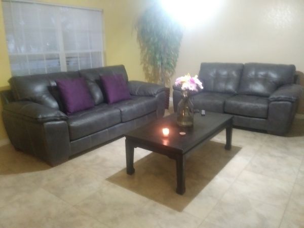 Grey Leather Sofa Love Seat Set Like New Only 4 Month Grey Leather Sofa Love Seat Set Like New Only 4 Month