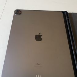 iPad Pro 12.9” 5th Gen