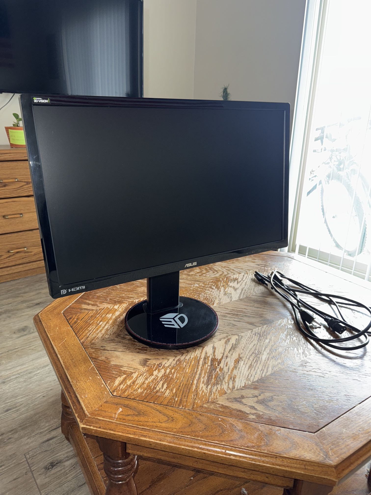 ASUS VG248QE 24" Full HD 1920x1080 144Hz 1ms HDMI Gaming Monitor
