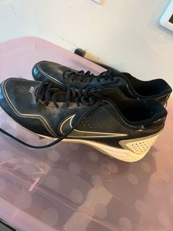 Baseball cleats - Men’s 11