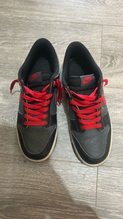 size 7 Nike shoes