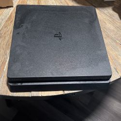 PlayStation 4 Slim 