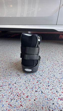 Breg Walking Boot Ankle Brace