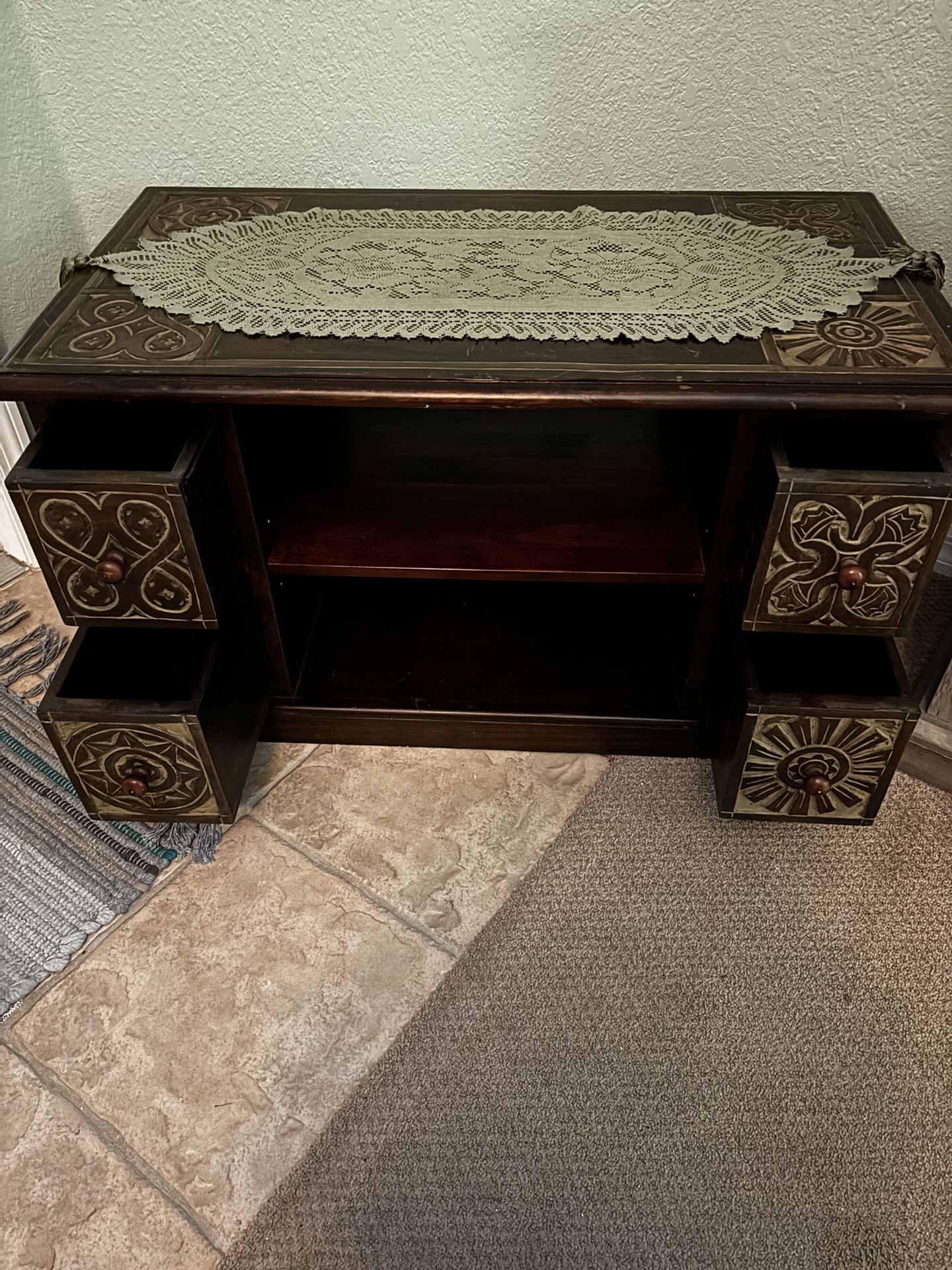 Beautiful Coffee Table/ Home Storage