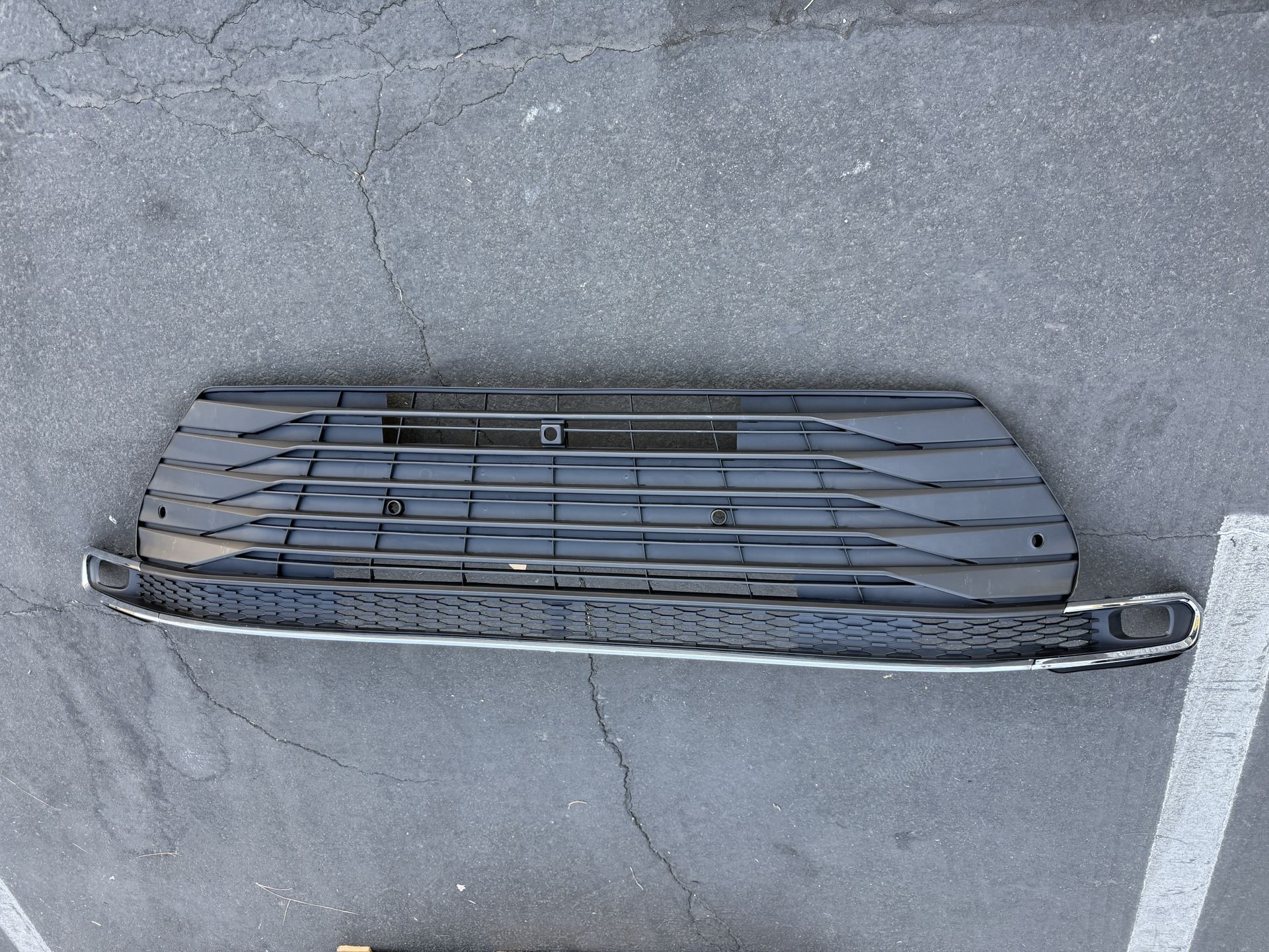 Front Lower Bumper Grille 2021-2023 Toyota Sienna Gloss Balck Chrome Grill W Sensor